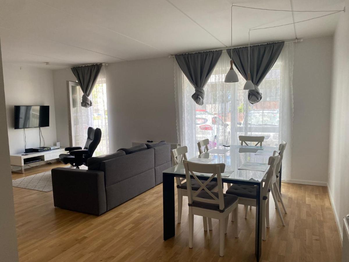 We Offer For Rent Our Wonderful Apartment Brabrand Exterior foto