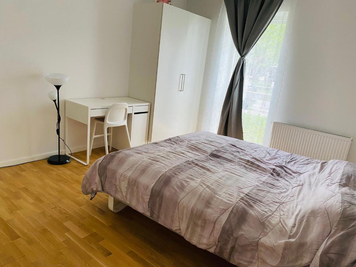 We Offer For Rent Our Wonderful Apartment Brabrand Exterior foto