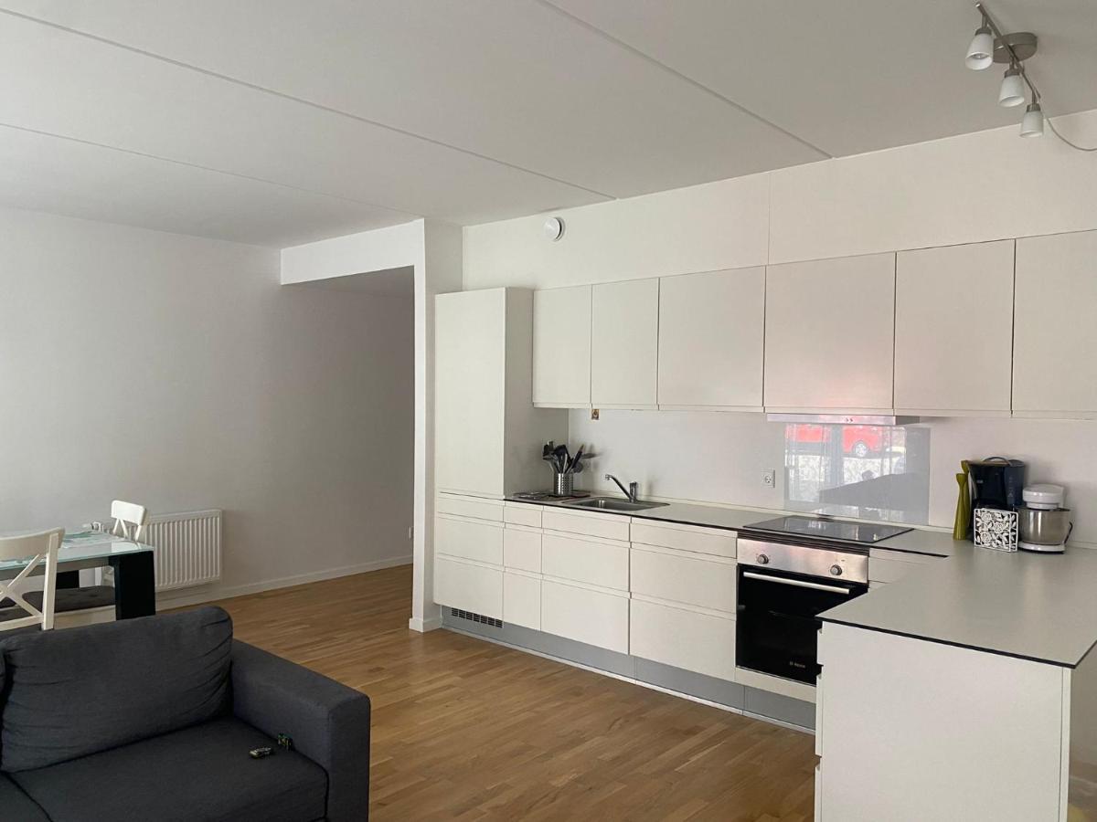 We Offer For Rent Our Wonderful Apartment Brabrand Exterior foto